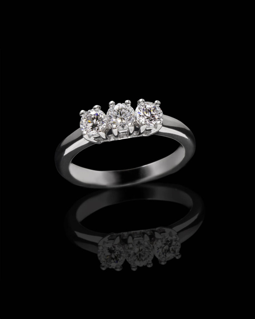 Anello Trilogy in Platino con Diamanti Taglio Brillante
